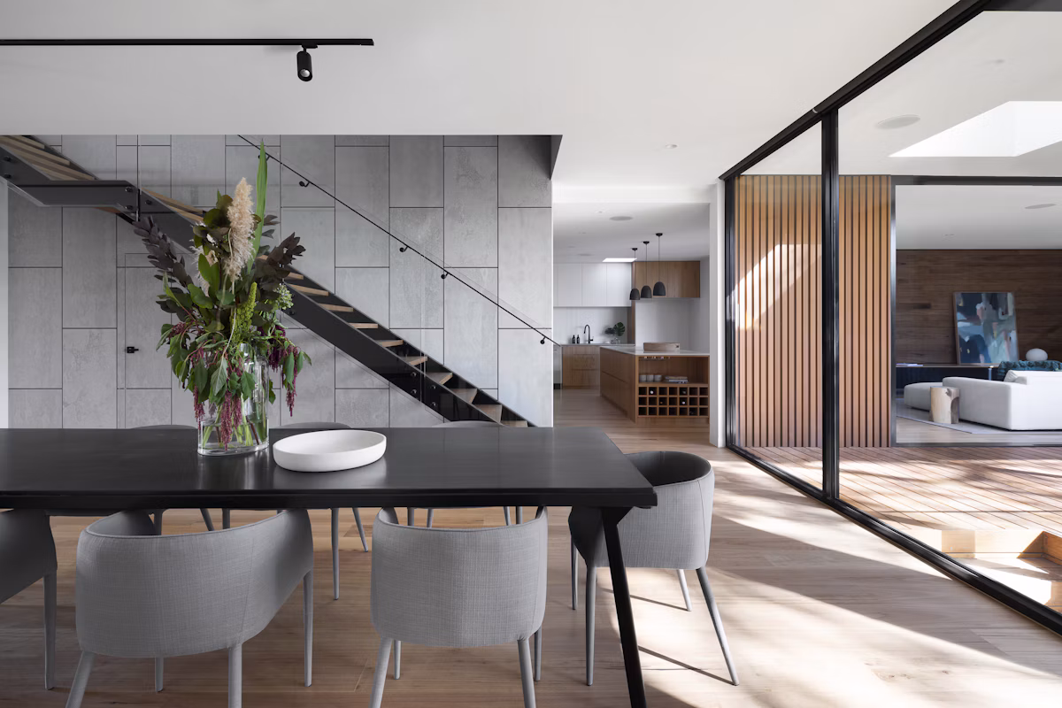 Modern family residence